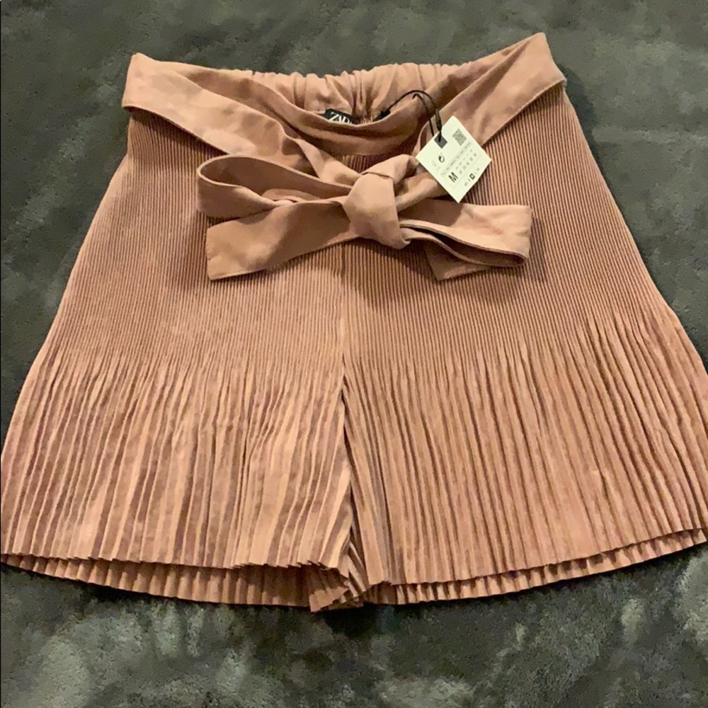 NEW Zara Pleated/Suede/velvet Shorts
